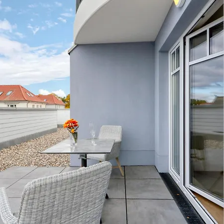Baltischer Hof 53 *